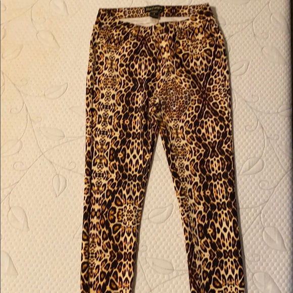 Tight leopard skinny pants in Medium - Picture 3 of 4